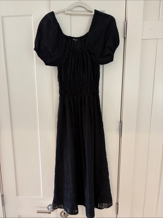 Madewell Dresses & Skirts - Madewell Black Puff-Sleeve Smocked Midi Dress